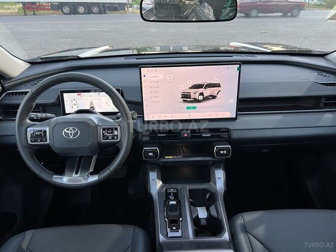 Toyota RAV4-14