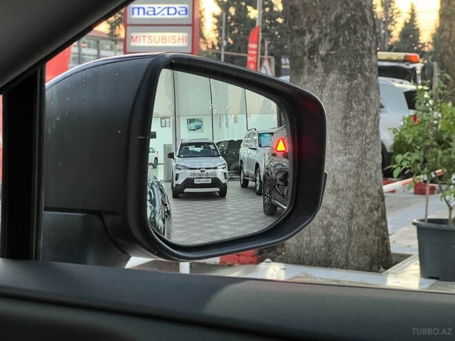 Toyota RAV4-25