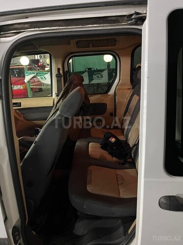 Ford Tourneo Connect-12