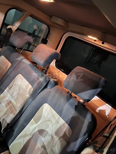 Ford Tourneo Connect-13