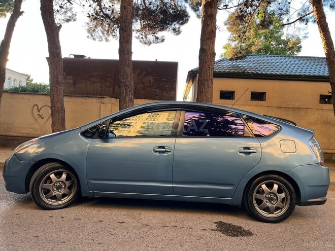 Toyota Prius-4