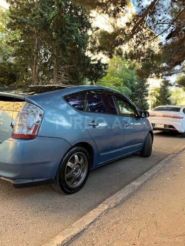 Toyota Prius-5