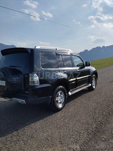 Mitsubishi Pajero-10