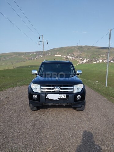 Mitsubishi Pajero-1