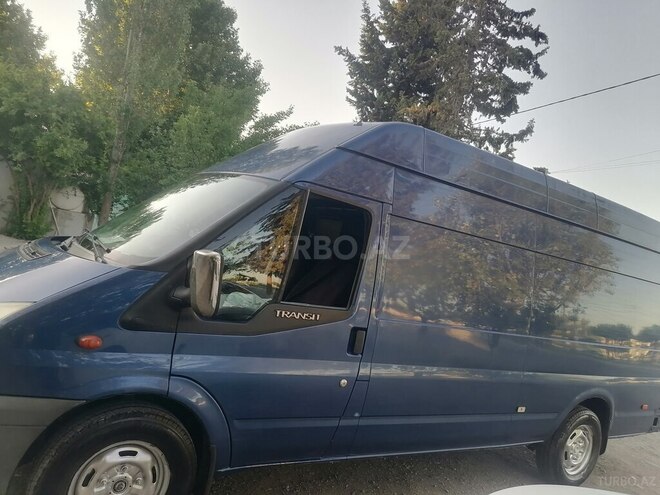 Ford Transit-3