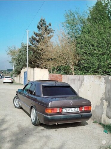 Mercedes 190-2