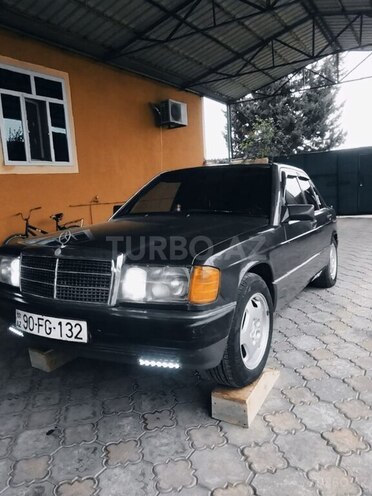 Mercedes 190-9