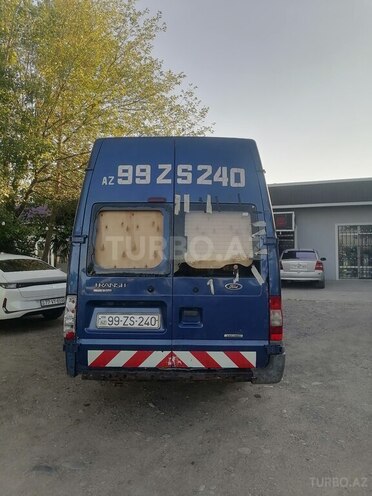Ford Transit-5