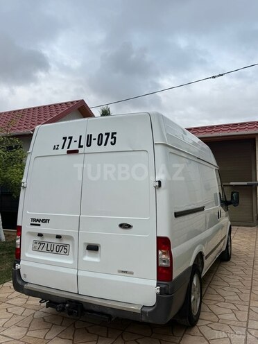 Ford Transit-6