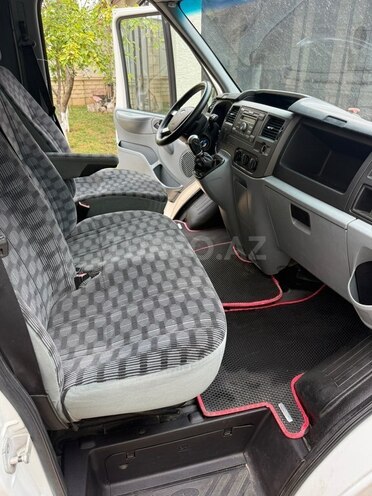 Ford Transit-3