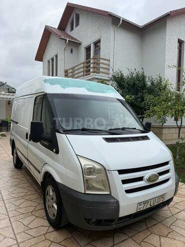 Ford Transit-5
