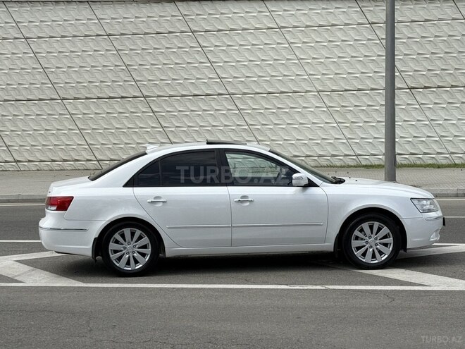 Hyundai Sonata-12