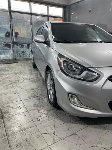 Hyundai Accent-5