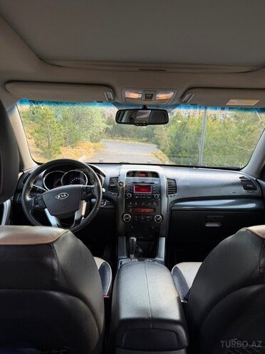 Kia Sorento-11