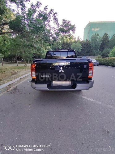 Mitsubishi L200-5