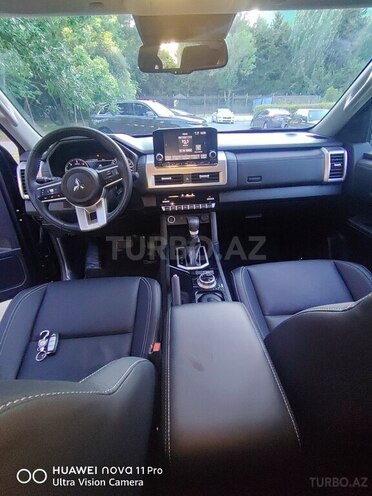Mitsubishi L200-12