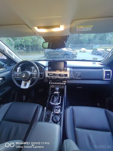 Mitsubishi L200-15