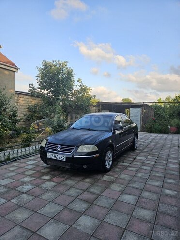 Volkswagen Passat-1