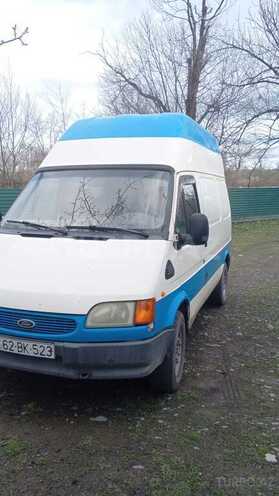 Ford Transit-8