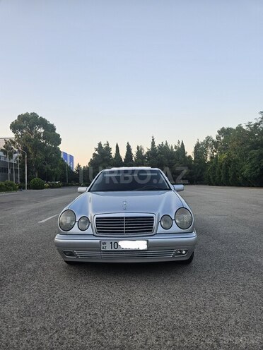 Mercedes E 240-8
