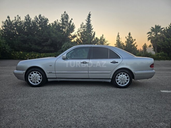 Mercedes E 240-7