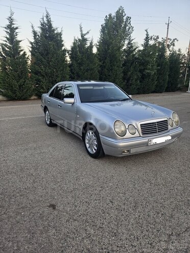 Mercedes E 240-15