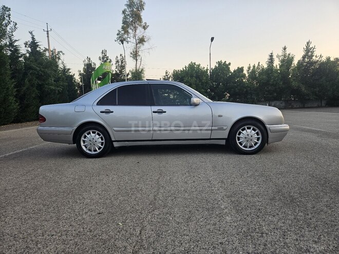 Mercedes E 240-14