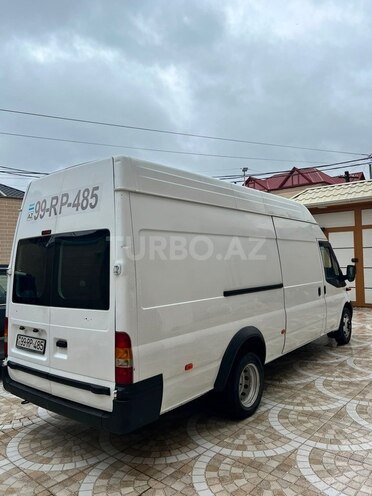 Ford Transit-11