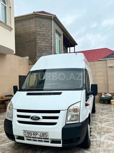 Ford Transit-7