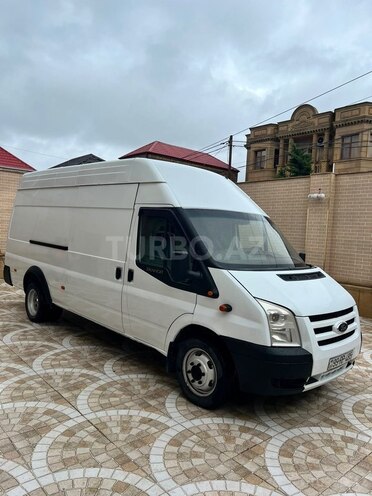 Ford Transit-10