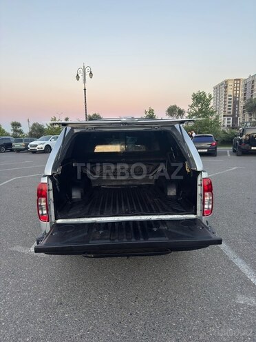 Nissan Navara-11