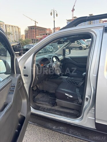 Nissan Navara-12