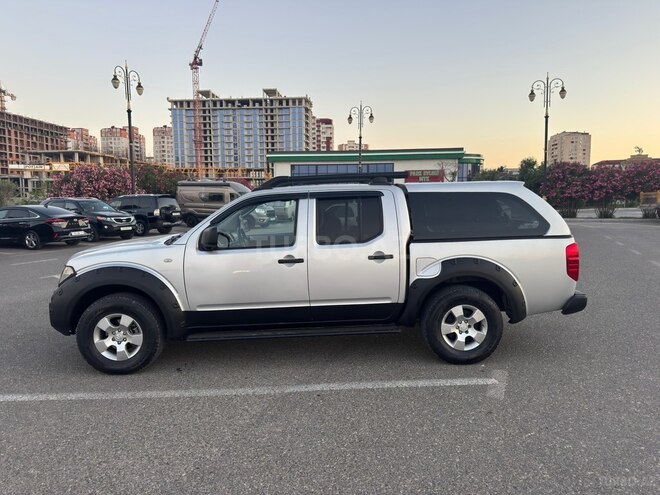 Nissan Navara-5