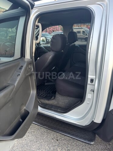 Nissan Navara-13