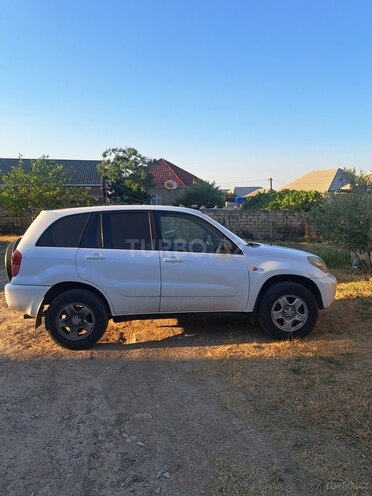 Toyota RAV4-3
