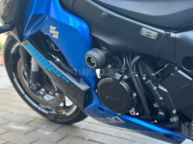 Suzuki GSX-S1000F-6