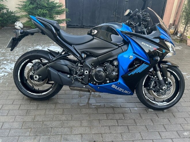 Suzuki GSX-S1000F-5