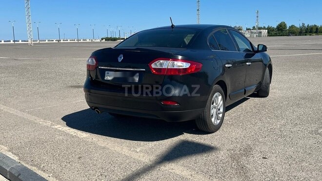 Renault Fluence-4