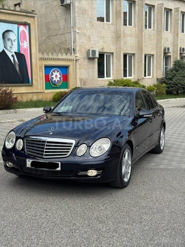 Mercedes E 220-1