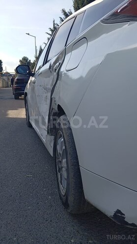 Toyota Prius-4