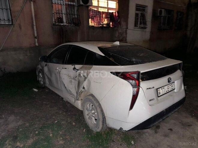 Toyota Prius-6