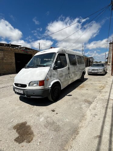 Ford Transit-2
