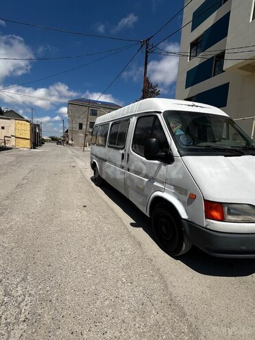 Ford Transit-3
