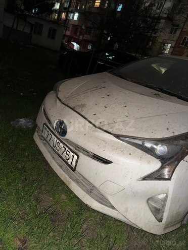 Toyota Prius-1