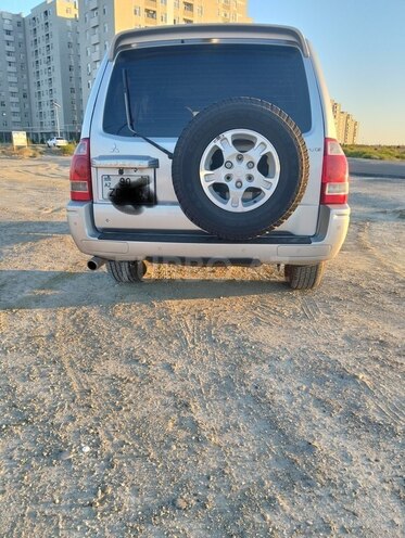 Mitsubishi Pajero-3