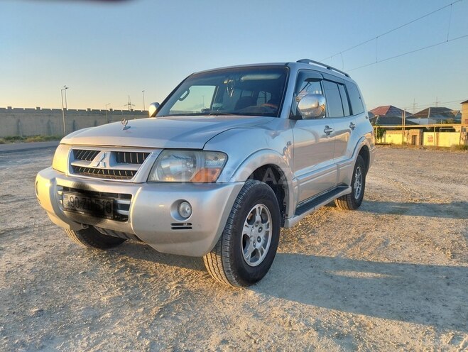 Mitsubishi Pajero-2