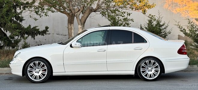 Mercedes E 240-8