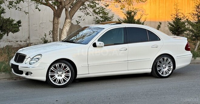 Mercedes E 240-4