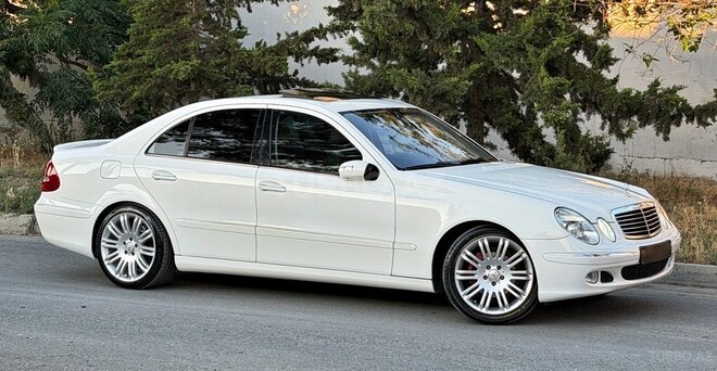 Mercedes E 240-3