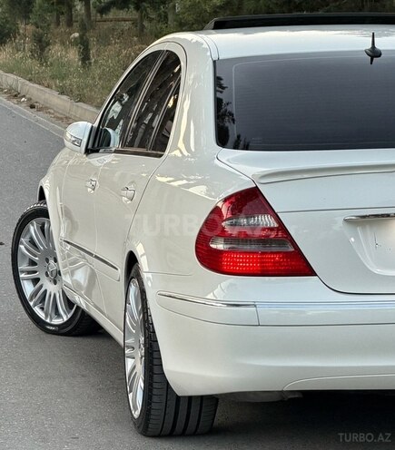 Mercedes E 240-13